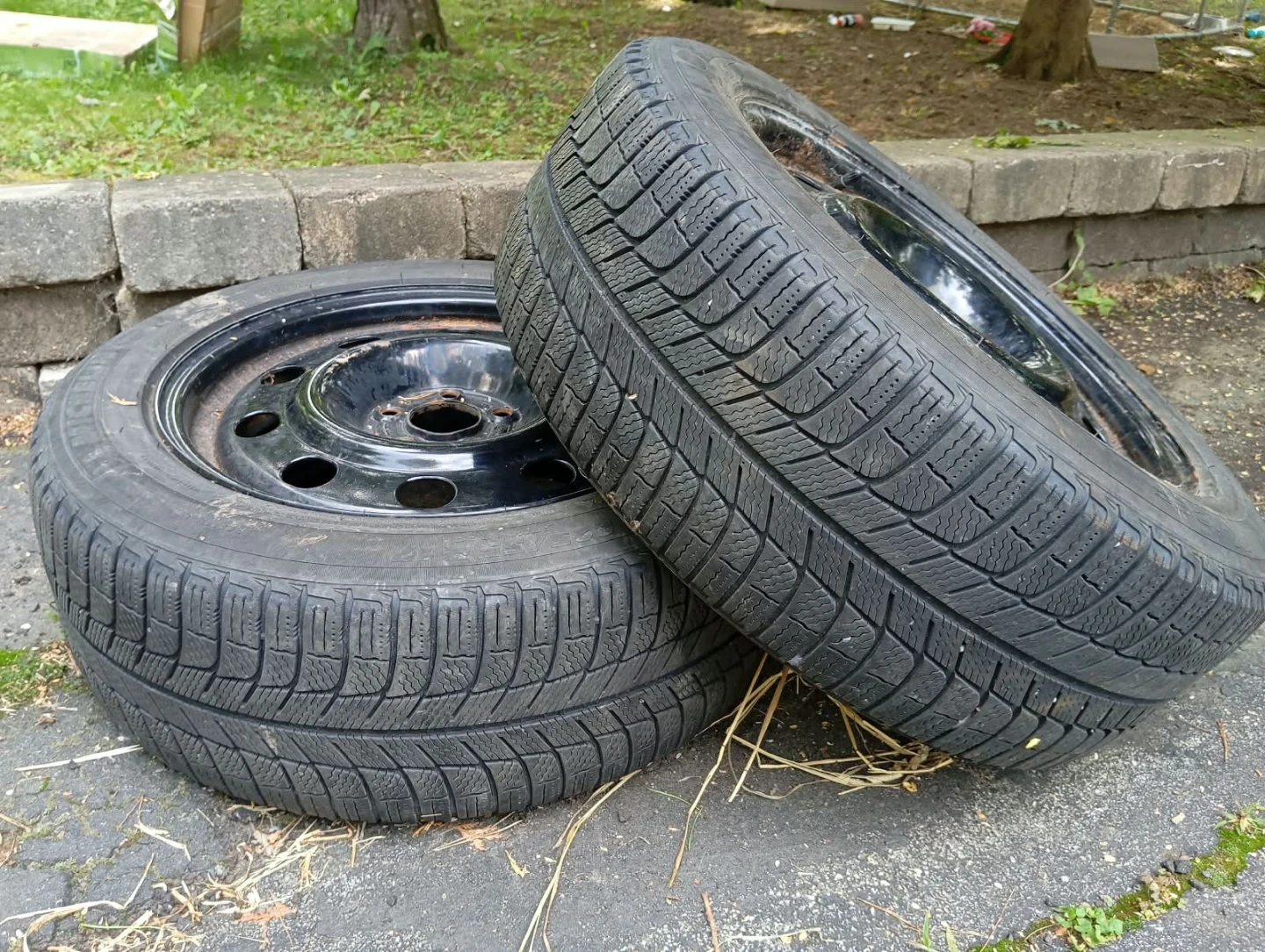 Two Michelin 225/55R17 Tires on Rims - photo 2