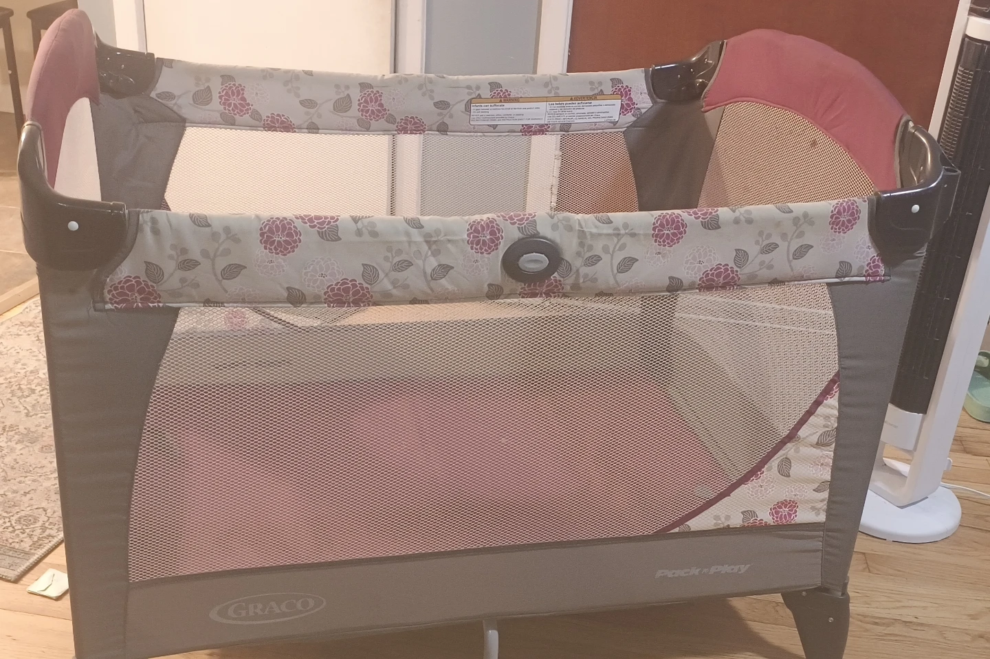 Graco Pack 'n Play crib - photo 3