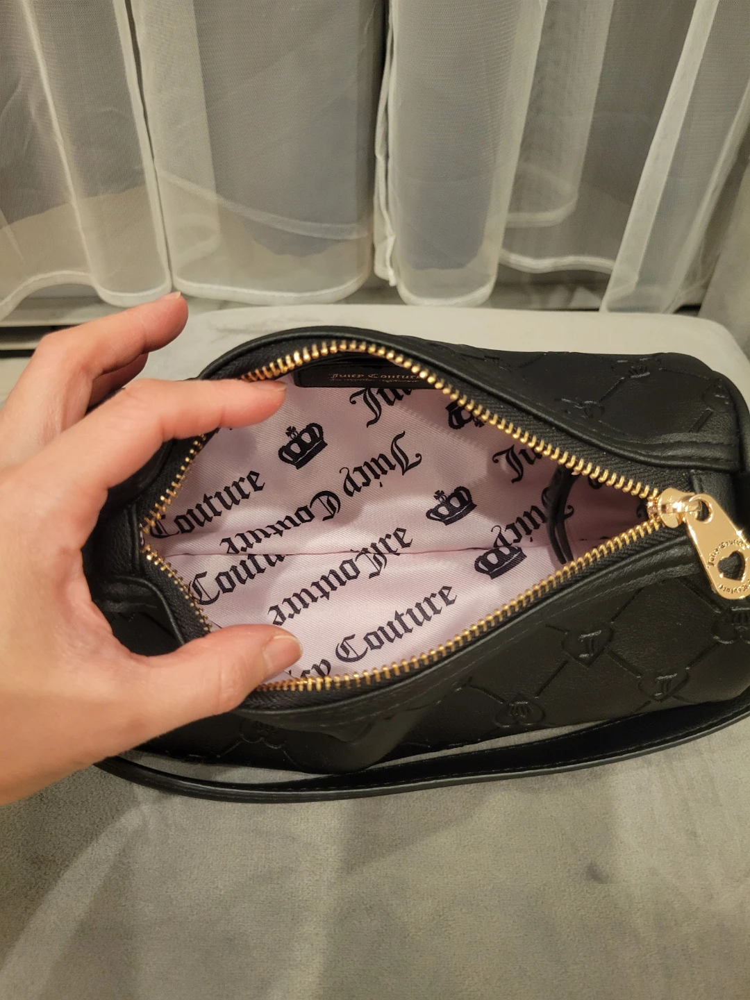 Juicy Couture Black Barrel Bag - photo 3