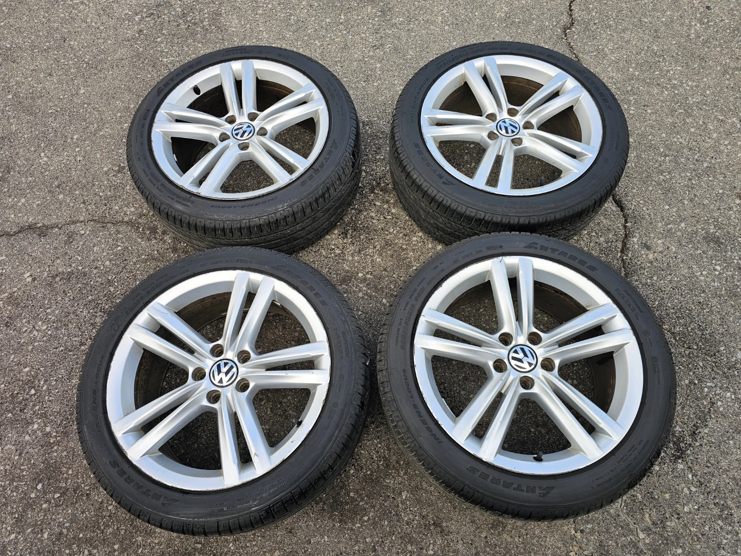 VOLKSWAGEN PASSAT O.E.M RIMS AND ALL SEASON TIRES 235/45 R18