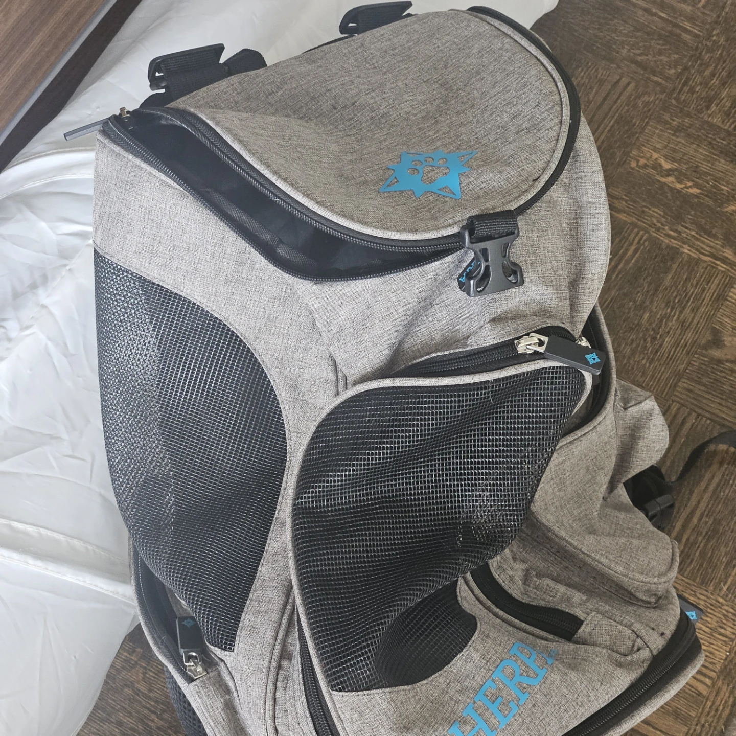Sherpa Duffel Pet Carrier Backpack - convertible - photo 2
