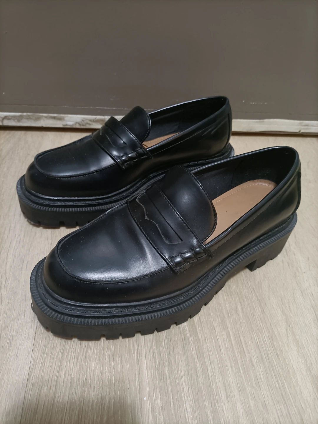 🏈Black Chunky Sole Loafers