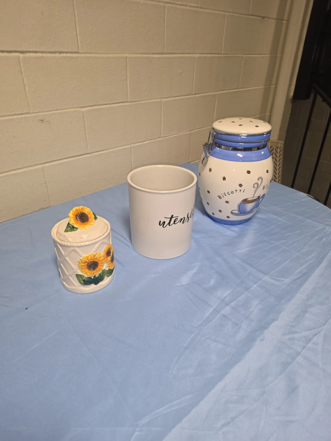 Set of 3 Ceramic Kitchen Canisters - photo 3