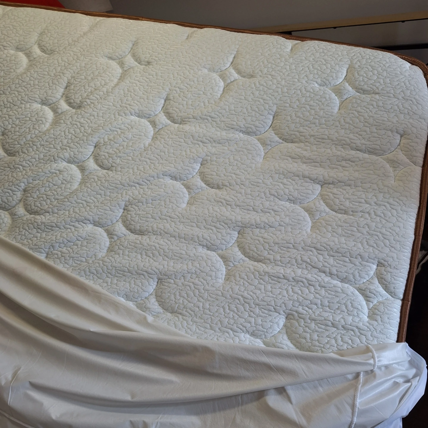 White Mattress Queen - photo 2