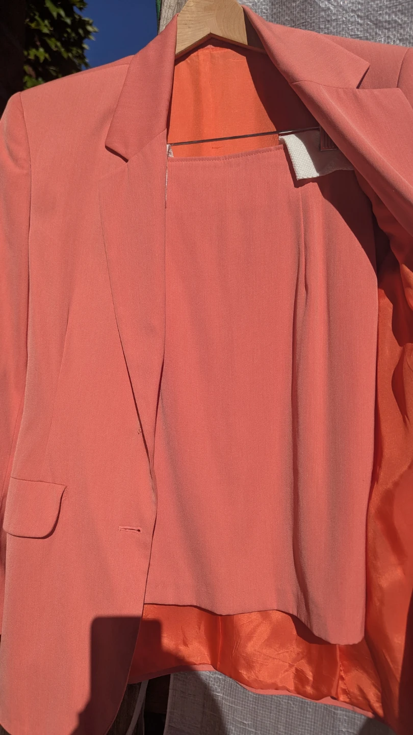 Vintage Women's Two Piece Suit Jacket And Skirt - photo 2