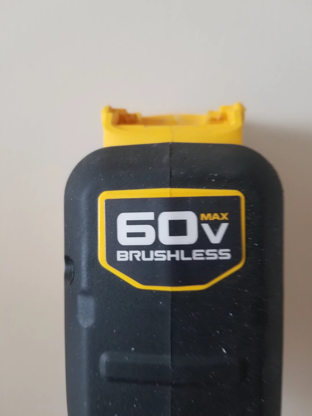 DEWALT 60V MAX Brushless String Trimmer with 9AH battery charger - photo 5