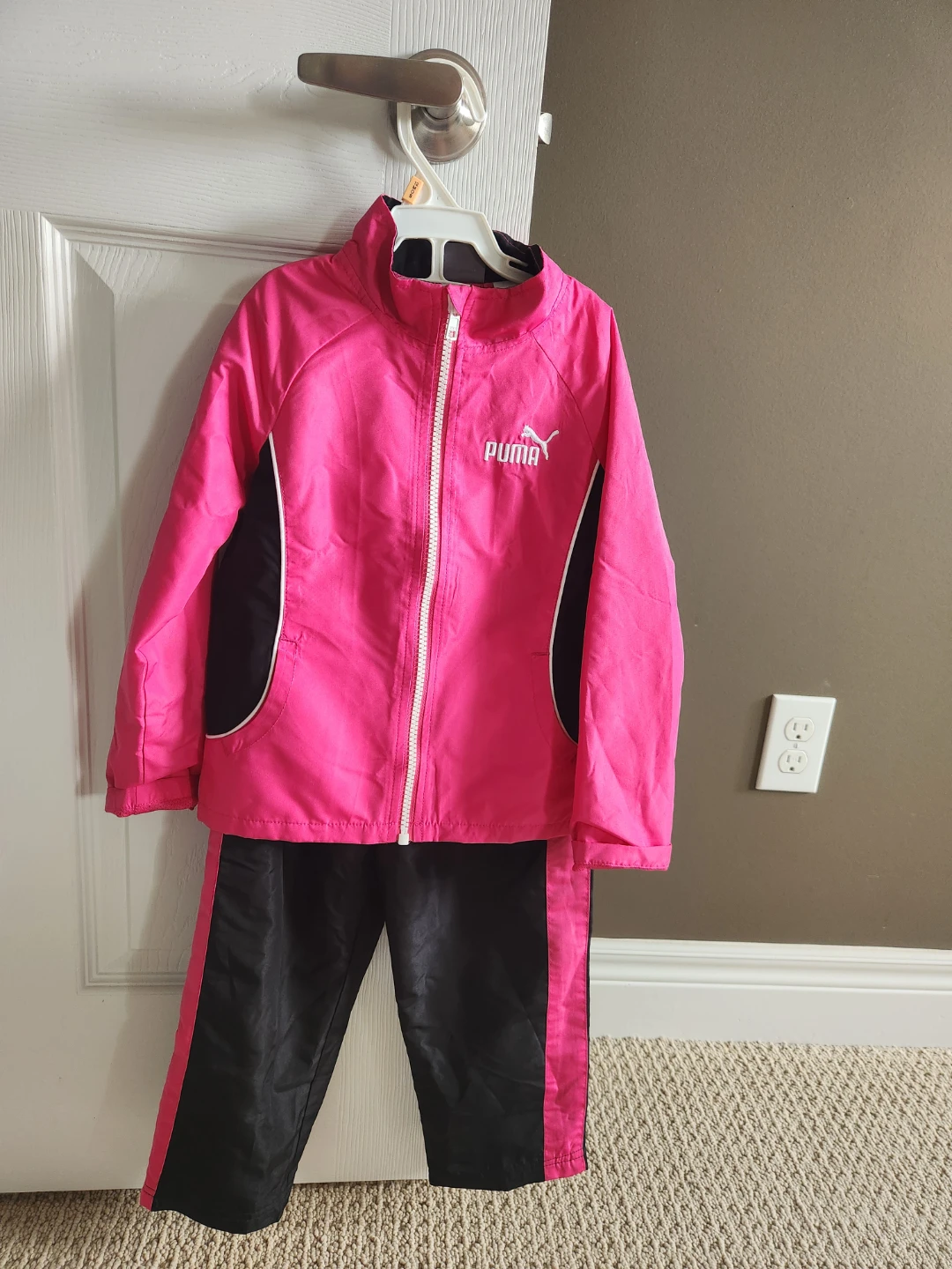 Puma Kids Tracksuit Set - Pink & Black Size 4