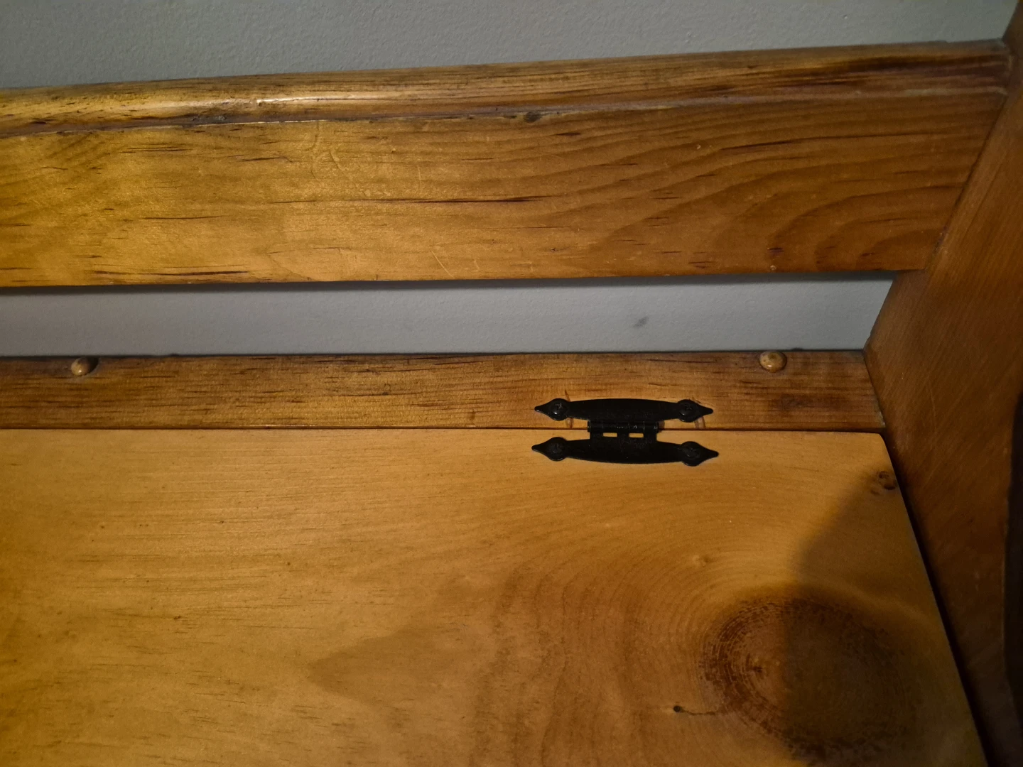Rustic Pine Storage Bench🏈 - photo 4