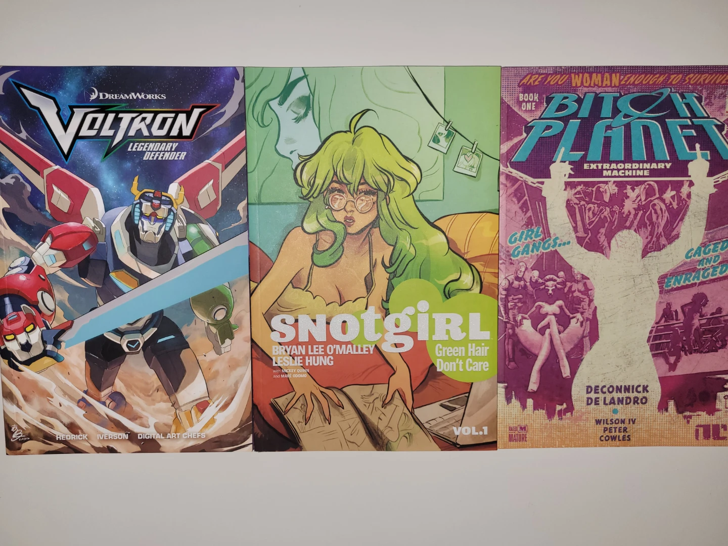 Comics Graphic Novels and Manga Volumes - photo 2