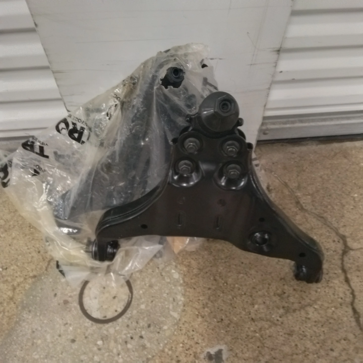 2 lower control arms for 2006 GMC canyon