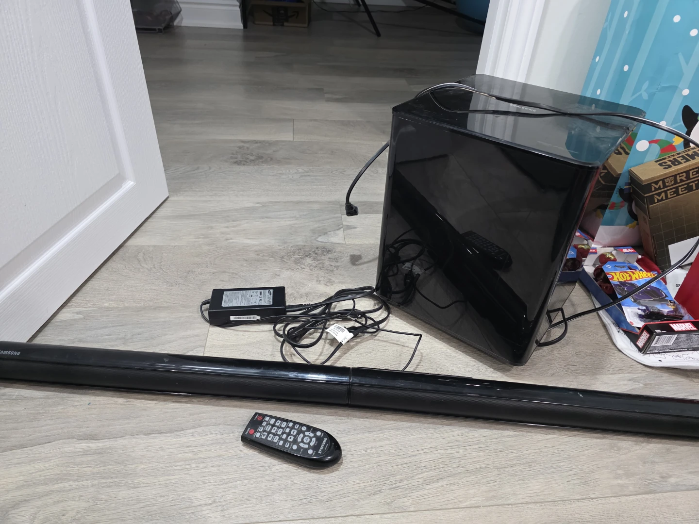 Samsung HW-E550 Soundbar System