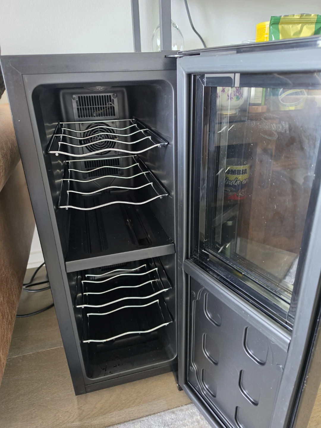 Koolatron Wine Fridge - photo 2