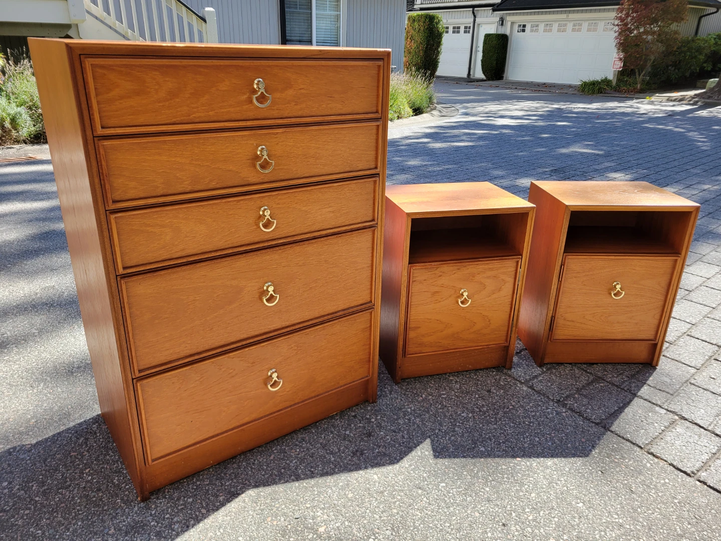 Mid-Century Modern (MCM) 5-Drawer Dresser & Nightstand Set