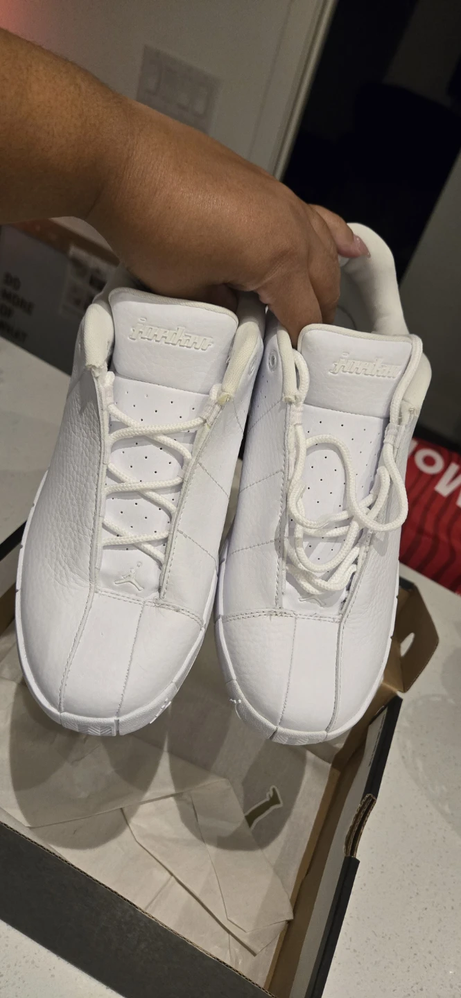 Nike Jordan TE 2 White Sneakers