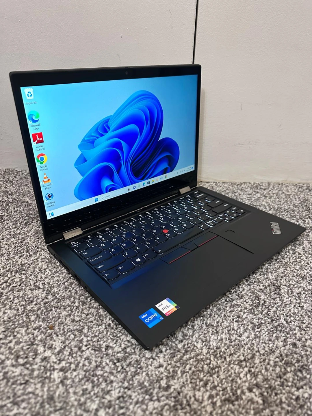Lenovo  Yoga Touchscreen 2 in 1 laptop 512GB SSD with pen - photo 3