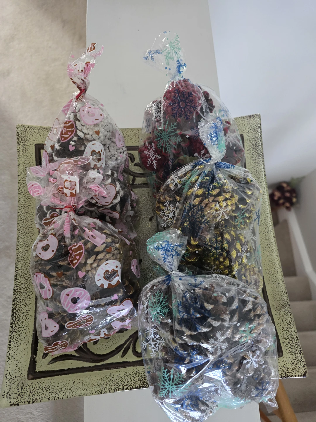 Set of Decorative Natural Pinecones