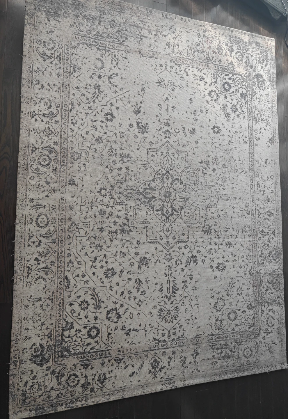 SPARX 5'x7' Washable Area Rug – Grey Distressed Medallion - photo 3