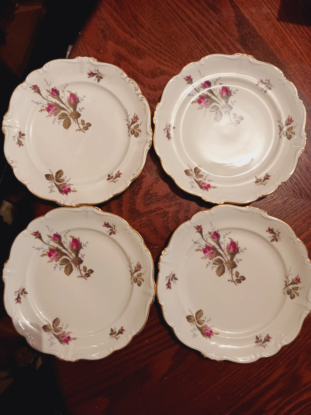 Set of 4 Rosenthal Pompadour Porcelain Plates