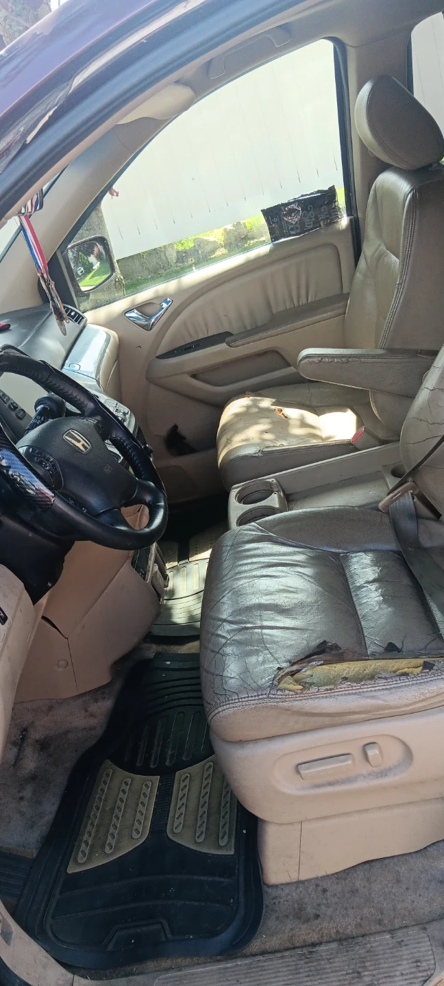Honda Odyssey Minivan - photo 2