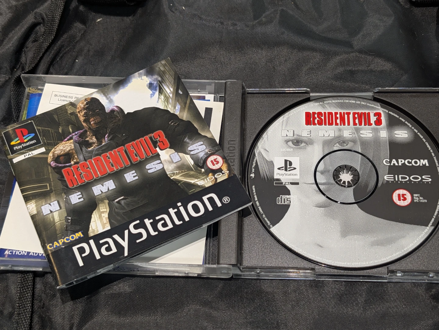 Resident Evil 3: Nemesis PS1 PAL game - photo 2