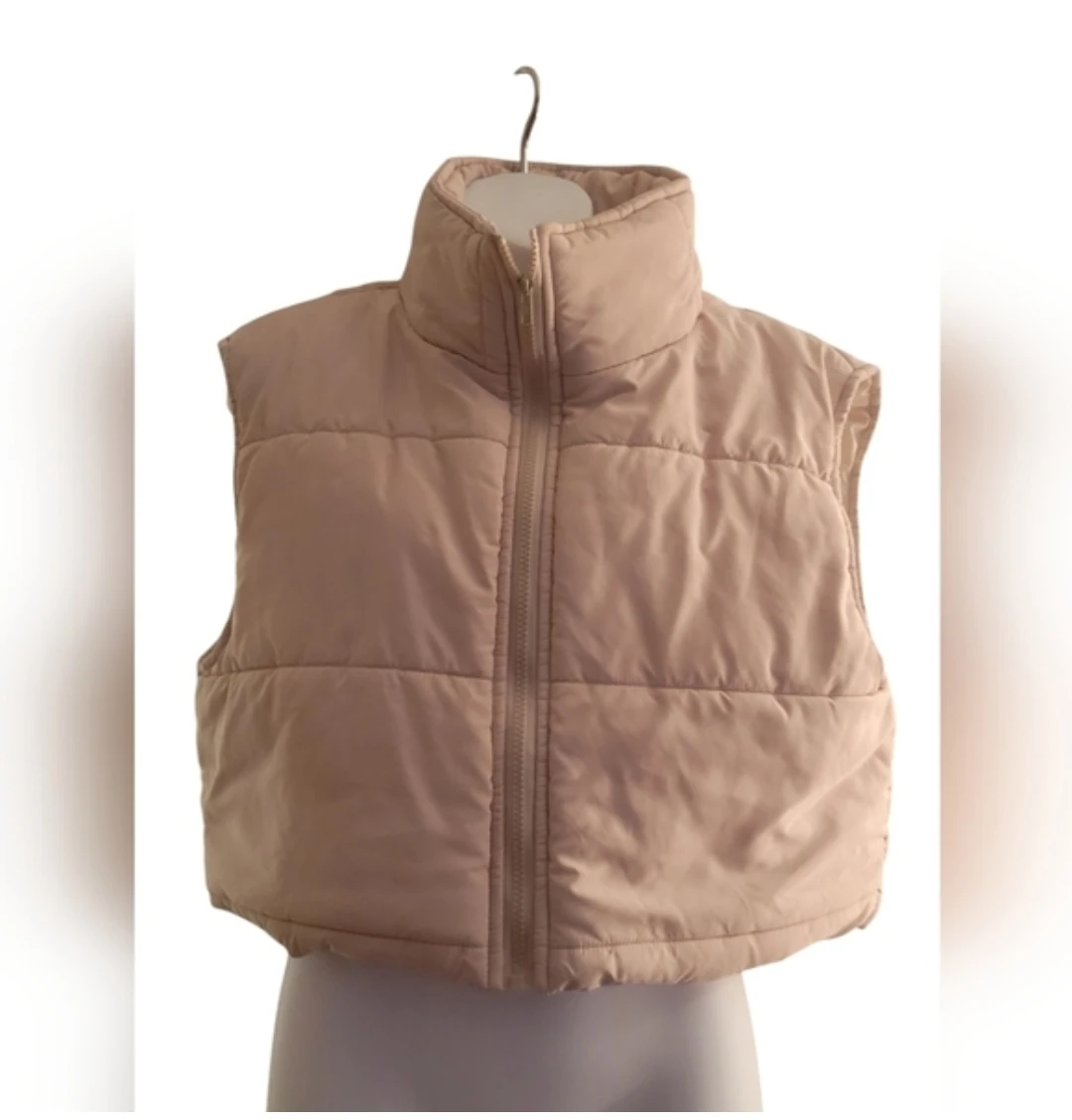 Cream Crop Puffer Vest 🏈