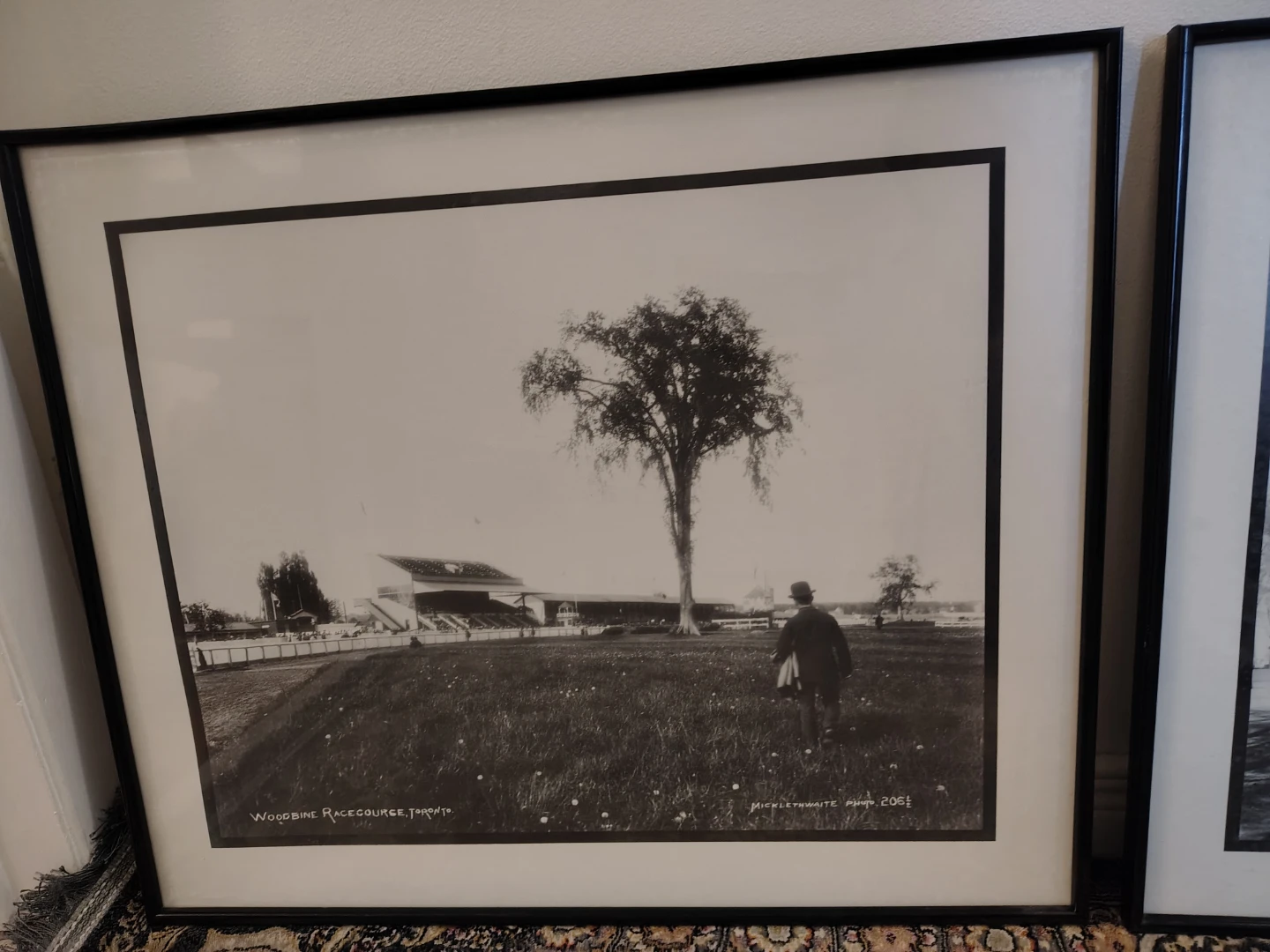 Set of 2 Vintage Toronto Framed Photographs - photo 2
