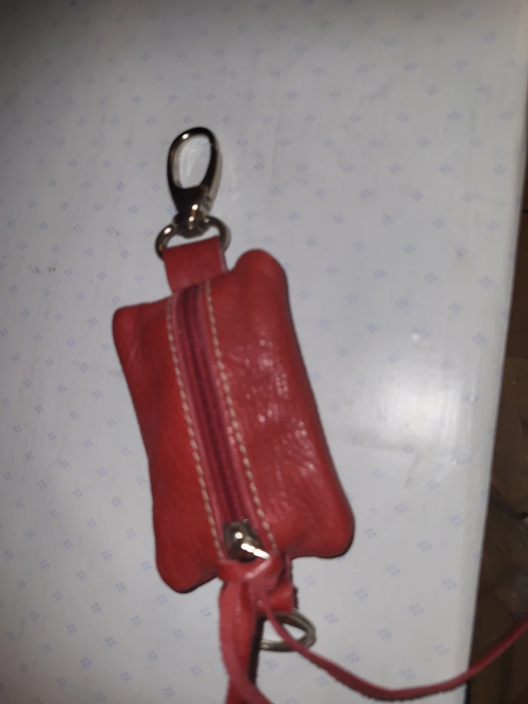🏈 Roots red leather zipper coin pouch keychain - photo 2