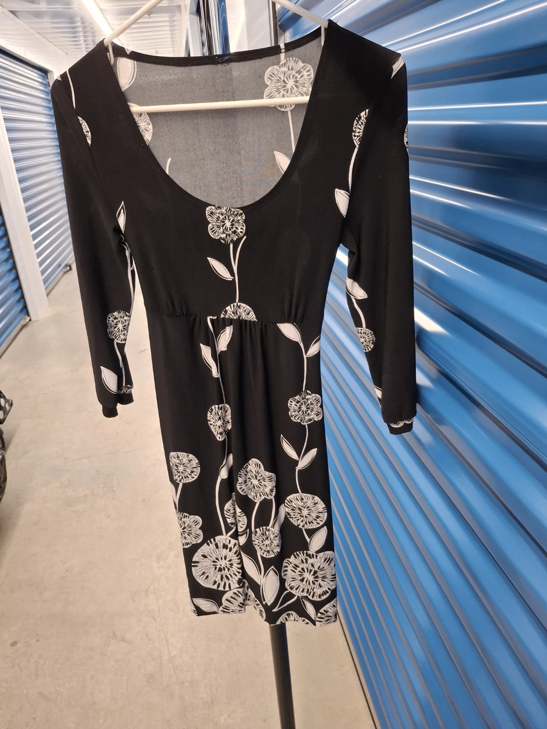 Black Floral Print Long-sleeved Dress