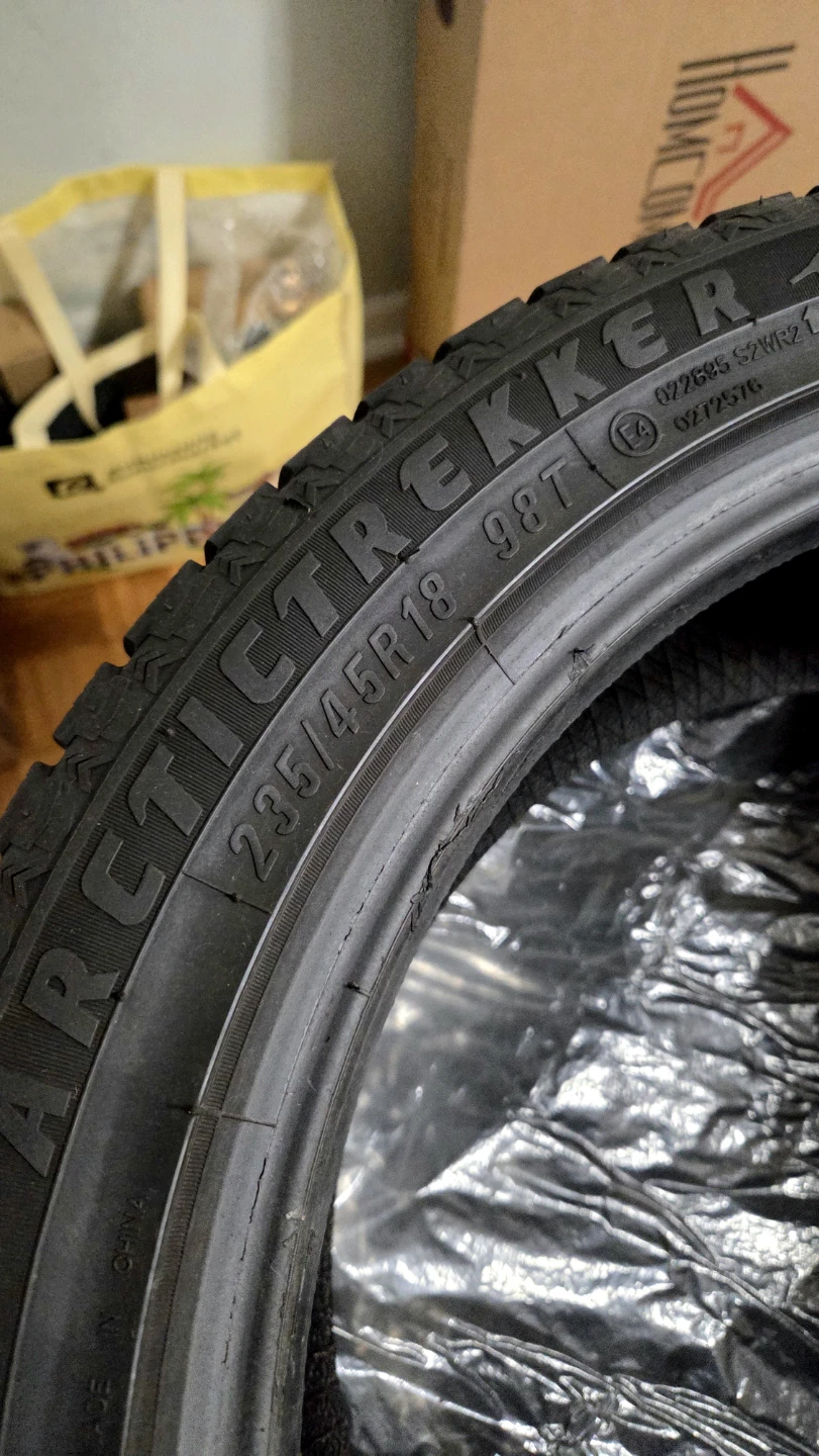 Maxxis Arctic Trekker 235/45R18 Winter Tires 4 pcs, LowProfile - photo 5