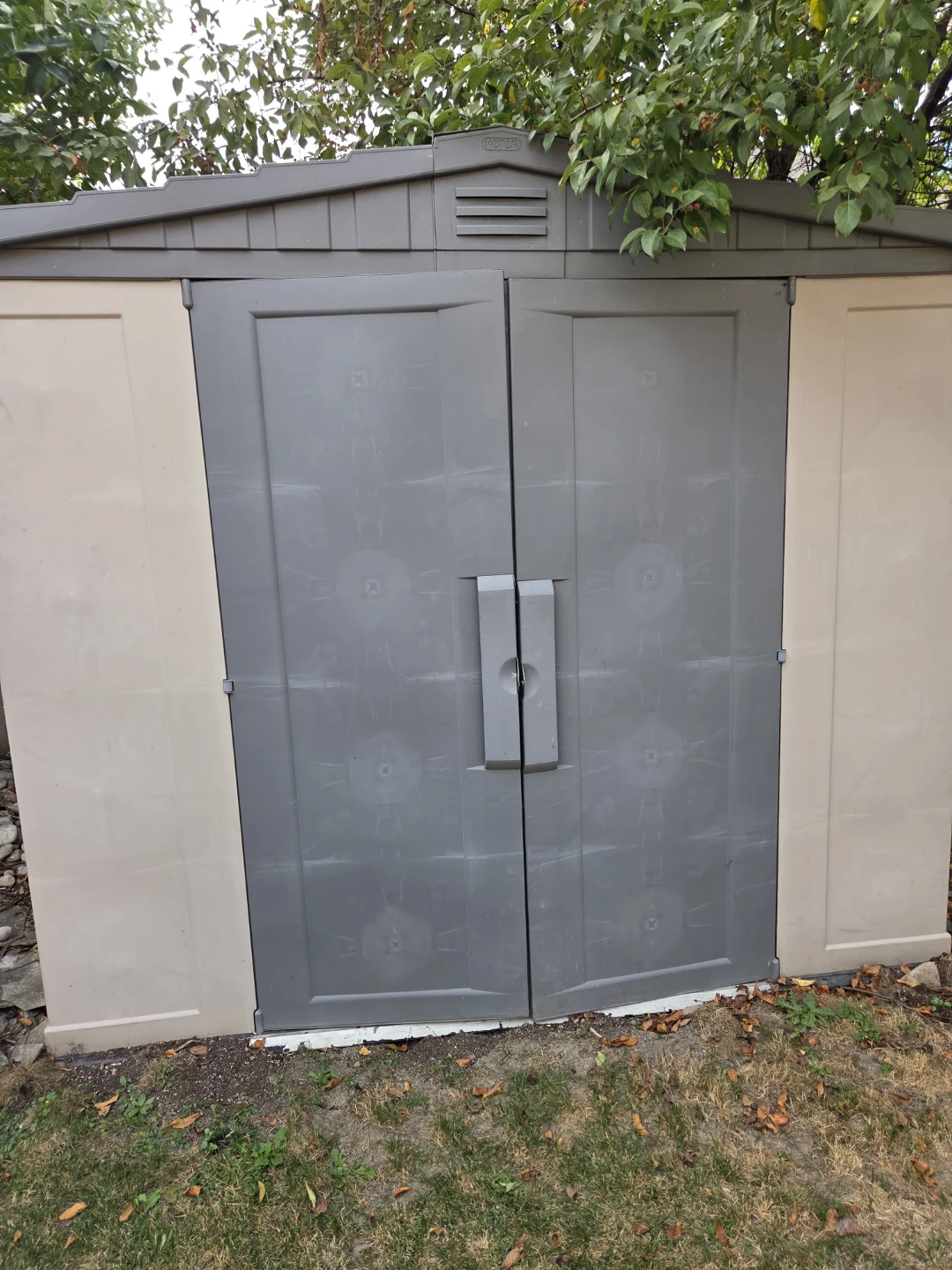 Keter outdoor storage shed - photo 3