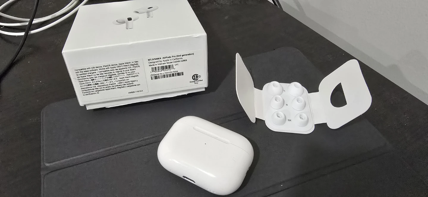 Apple AirPods Pro 2nd Gen - photo 3