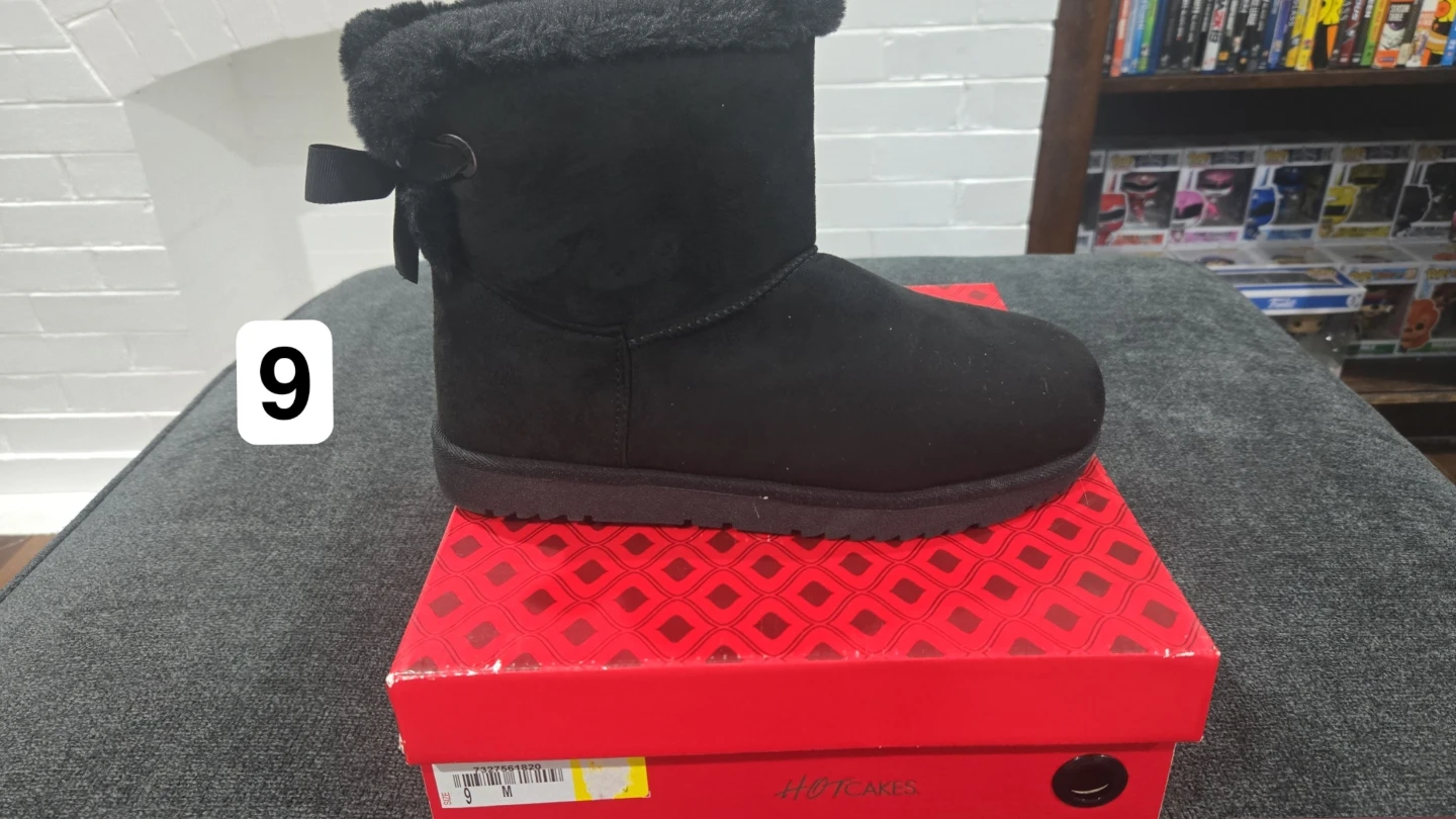 Hot Cakes Black Winter Boots Size 9