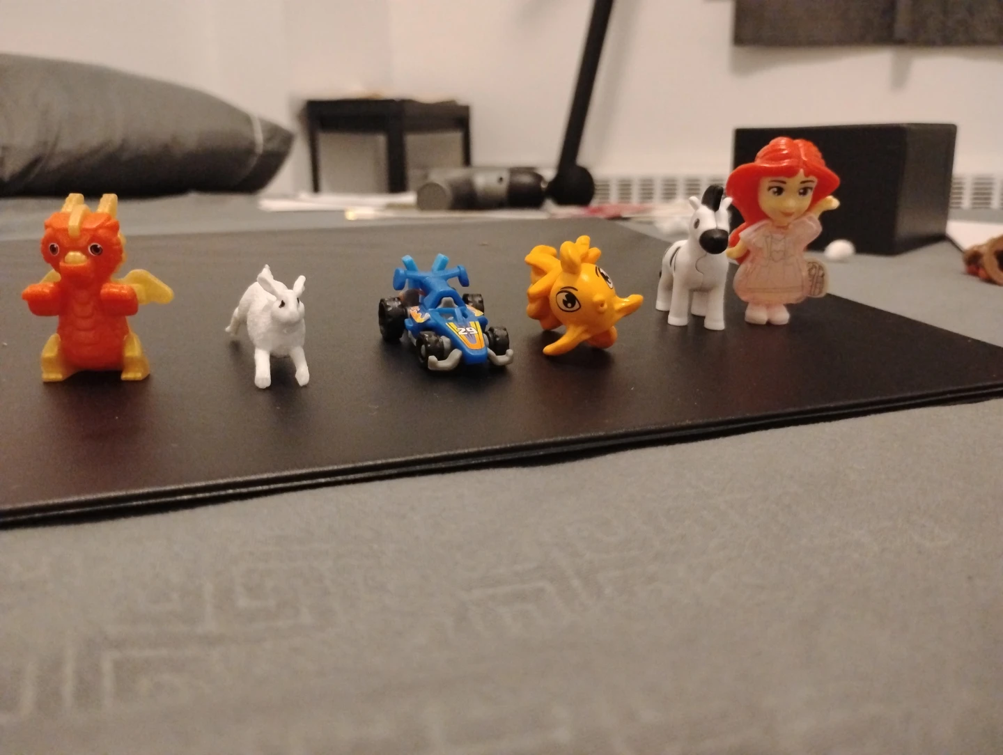 Disney and Miscellaneous Character Figurines - photo 3