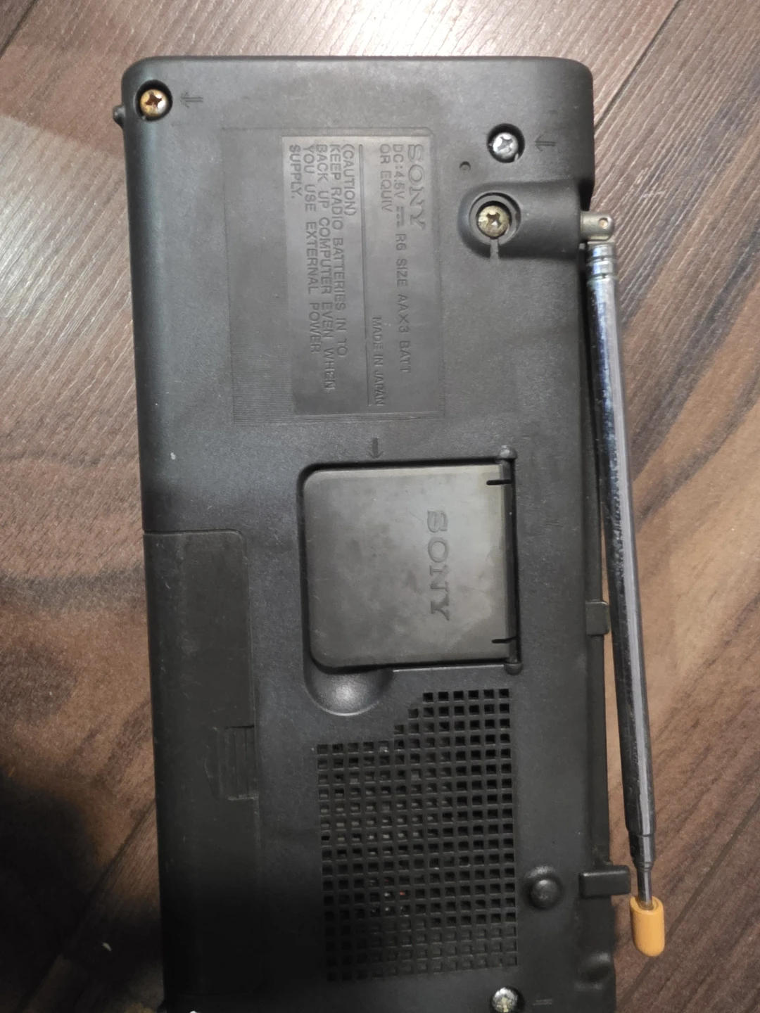 Sony 3-Band Portable Radio - photo 2