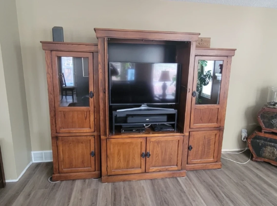 Oak entertainment unit