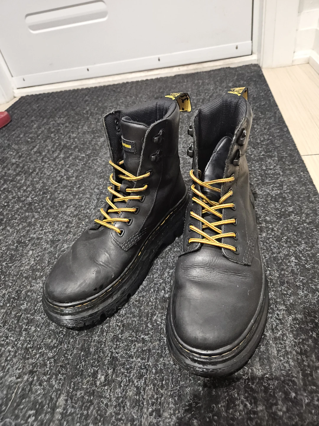 Doc Martens Women's 7 black combat boot