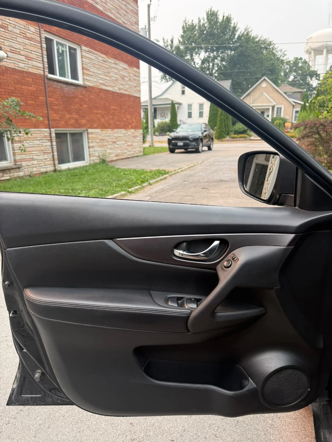 2016bNissan Rogue - photo 4