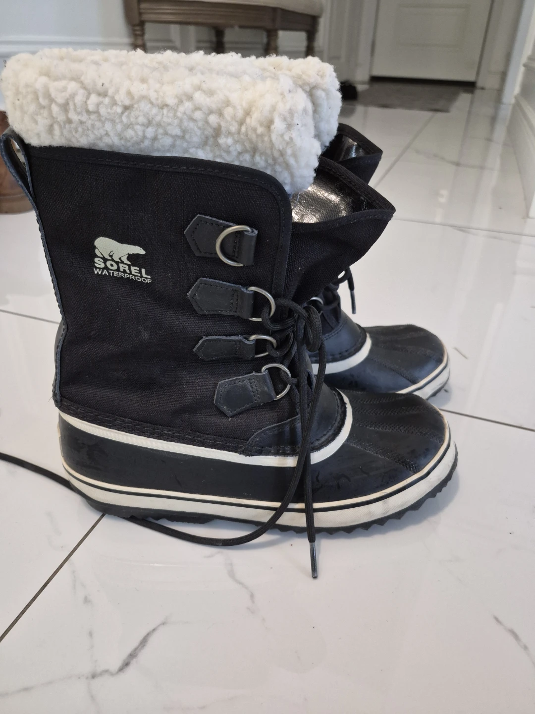 Sorel Women's Winter Carnival Boots size 8