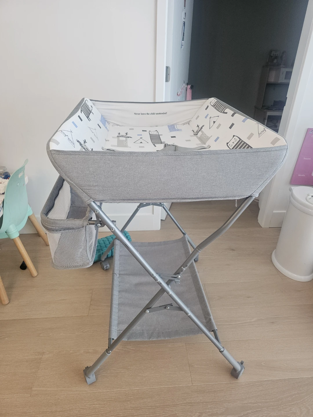 A baby changing table  with storage for baby clother and diaper - photo 3