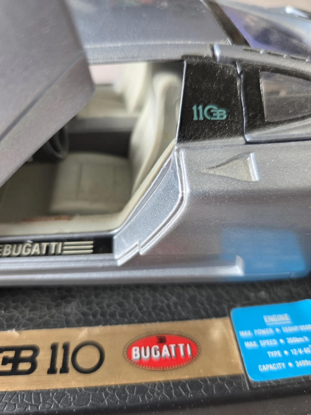 1990s Anson 1/18 Bugatti EB 110 model car - photo 4