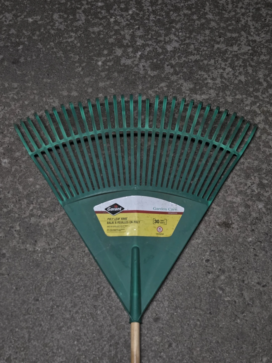Garant 30-Tine Poly Leaf Rake