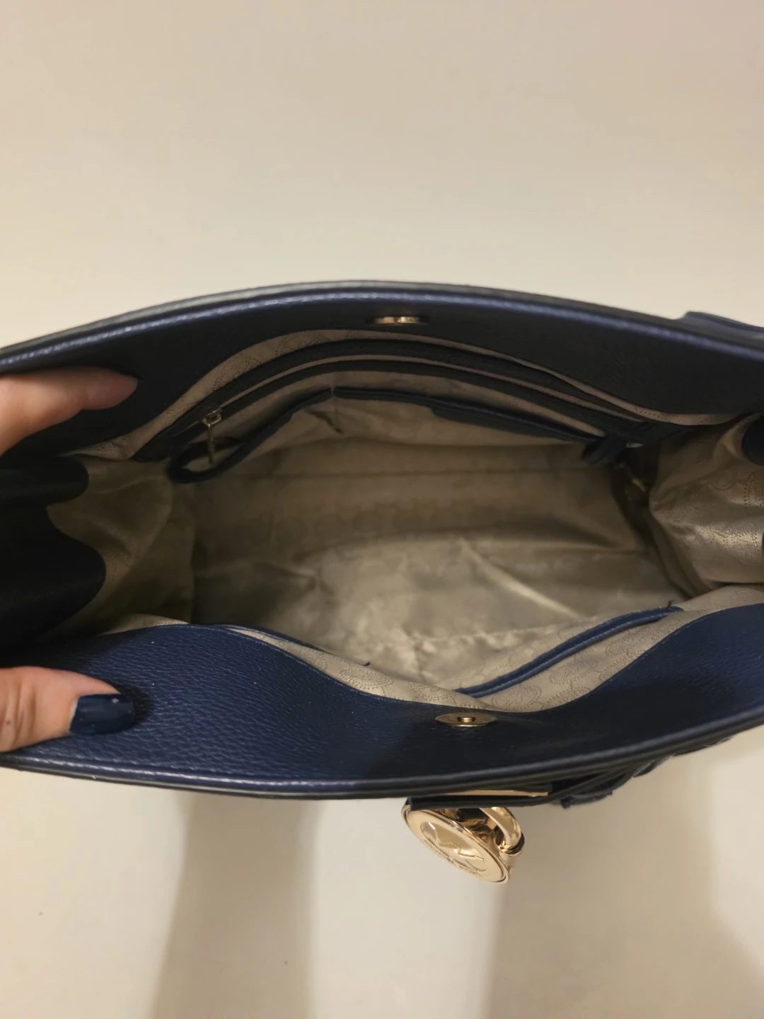 Michael Kors Navy Blue Leather Handbag - photo 2
