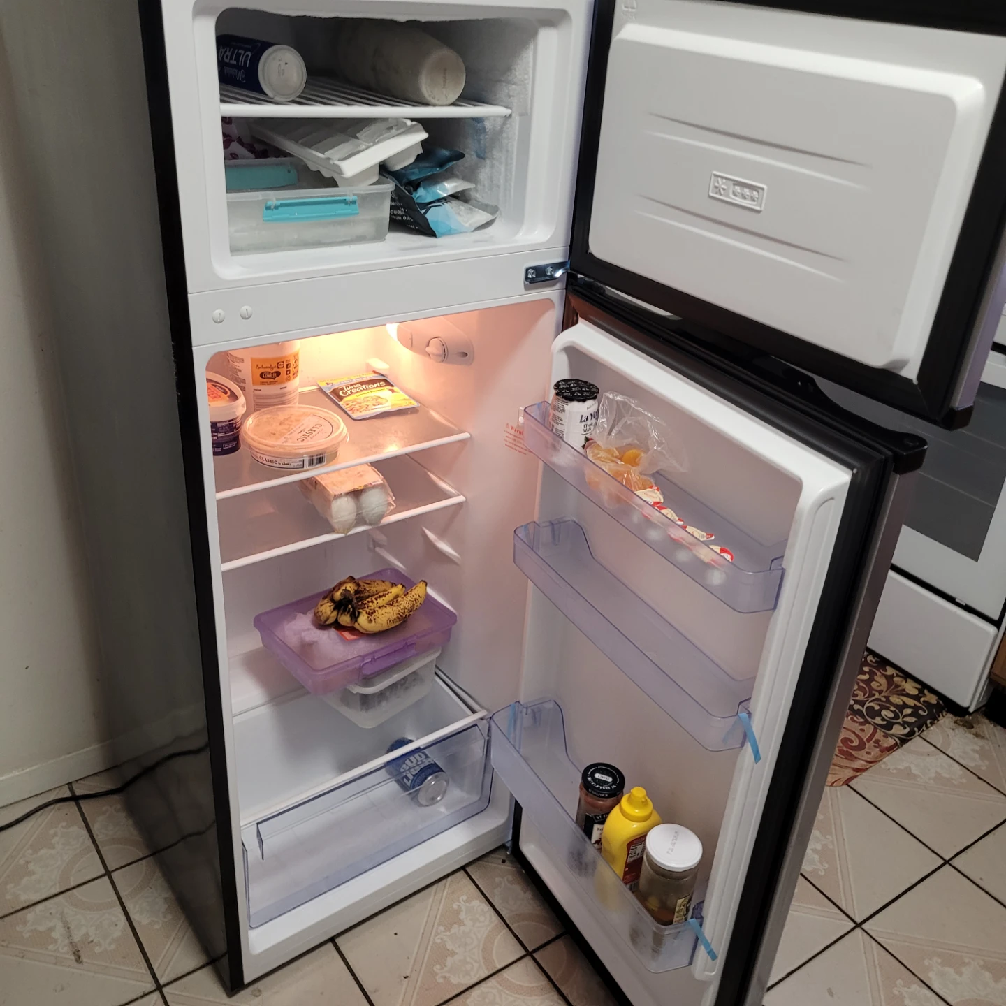 Medium refrigerator  big freezer - photo 2