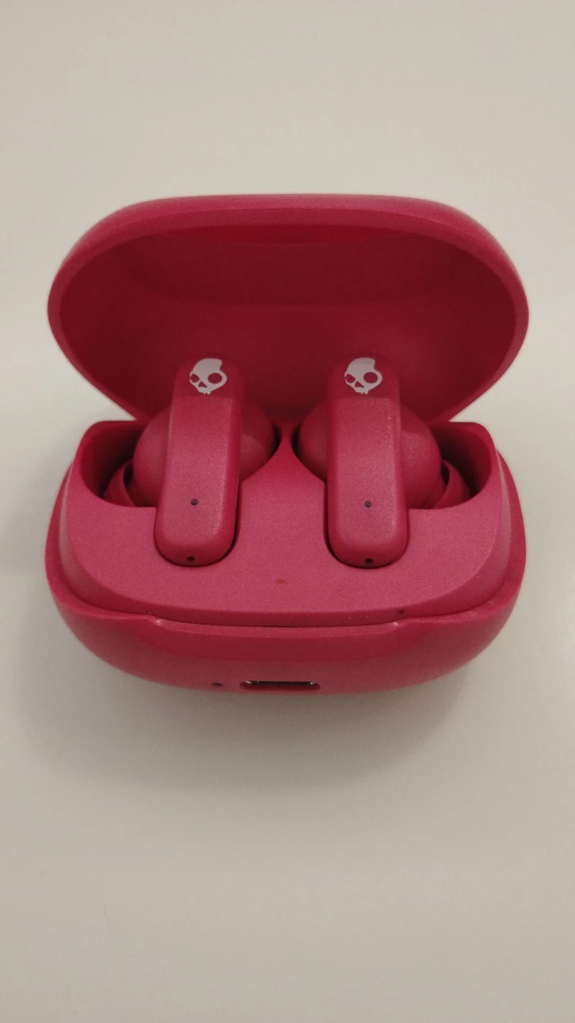 Skullcandy wireless earbud charging case - photo 2