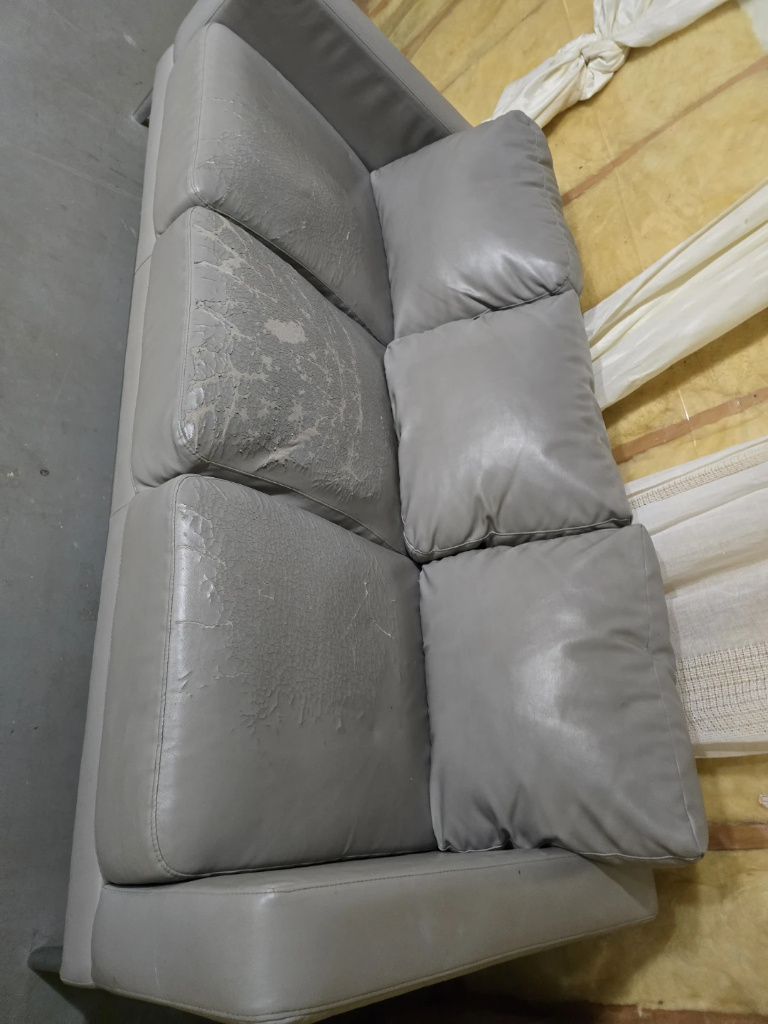 Three-Seater Grey Sofa - photo 4
