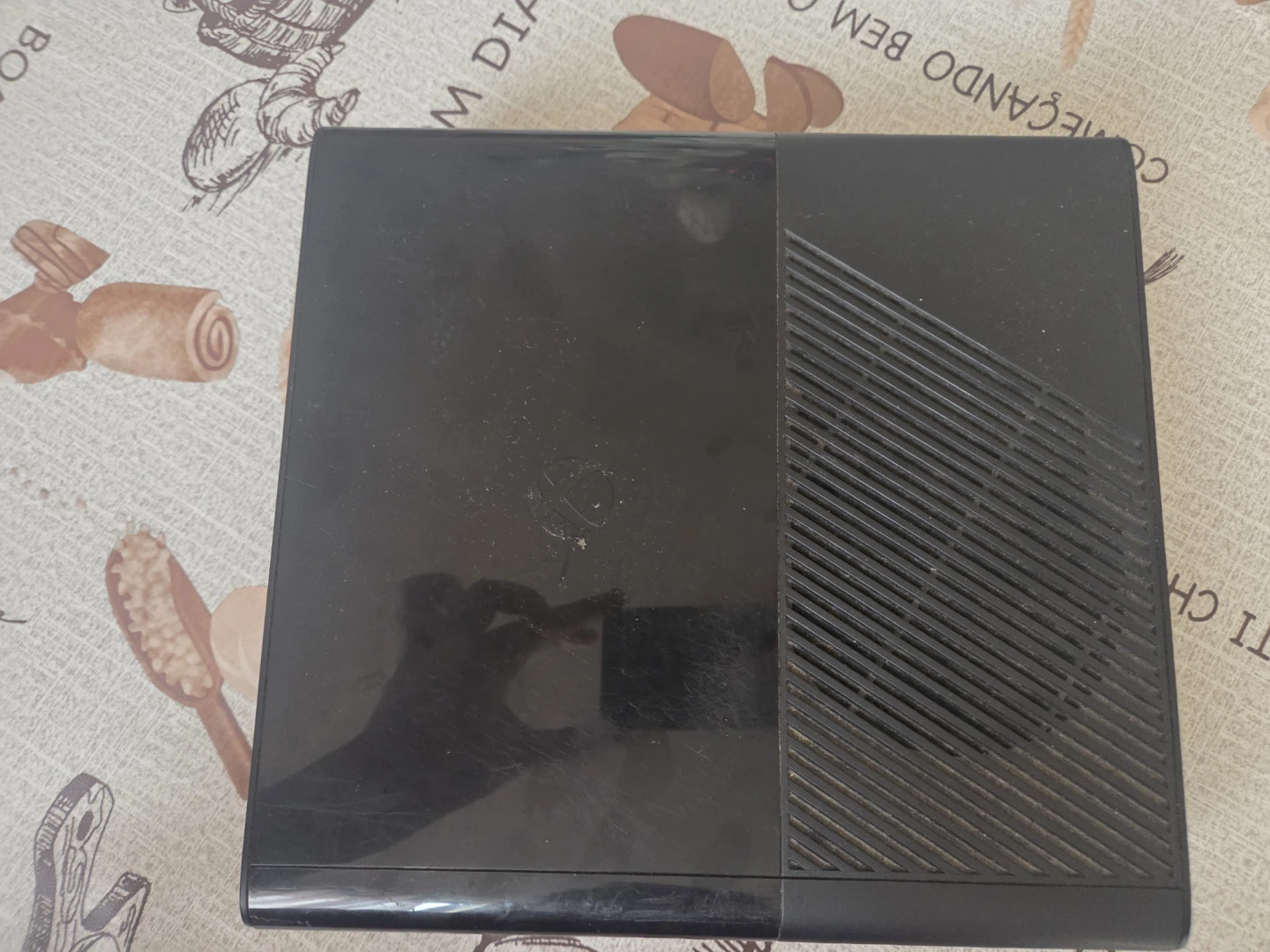 Microsoft Xbox 360 E Console Bundle - photo 2