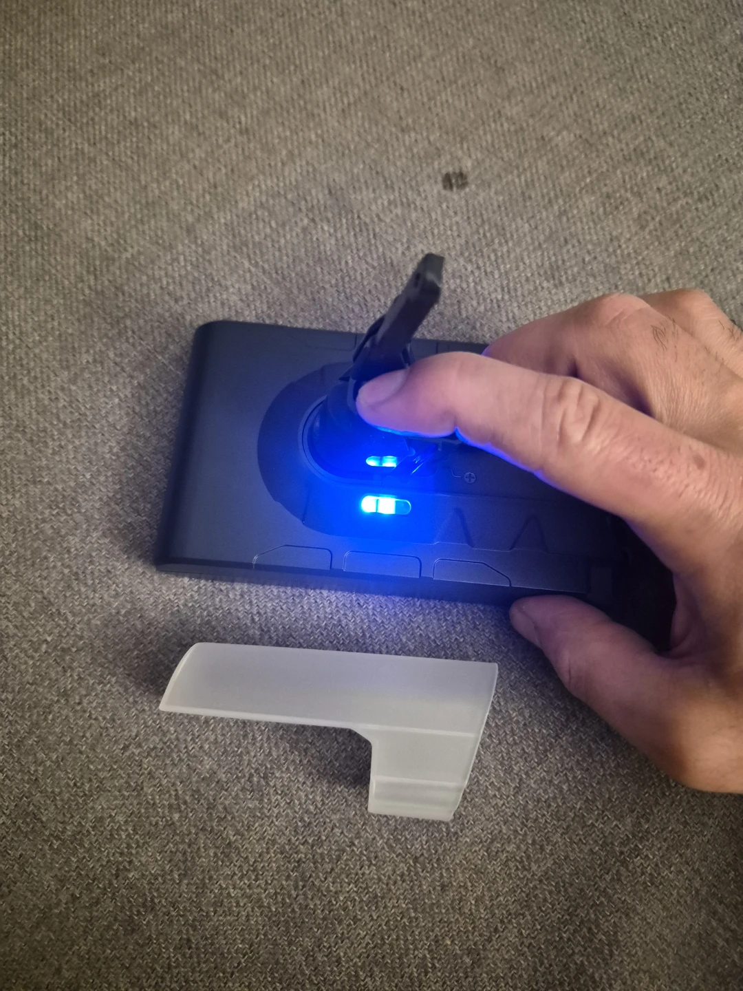 Morpilot V8/SV10 Lithium-ion Battery Replacement - photo 3