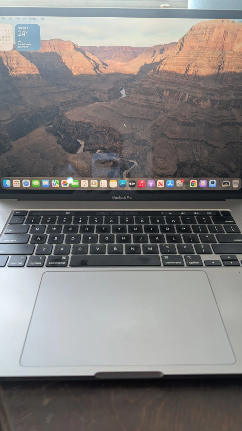 MacBook pro 16 inch - 2019 core i9 - 16gb ram - 1TB - No charger