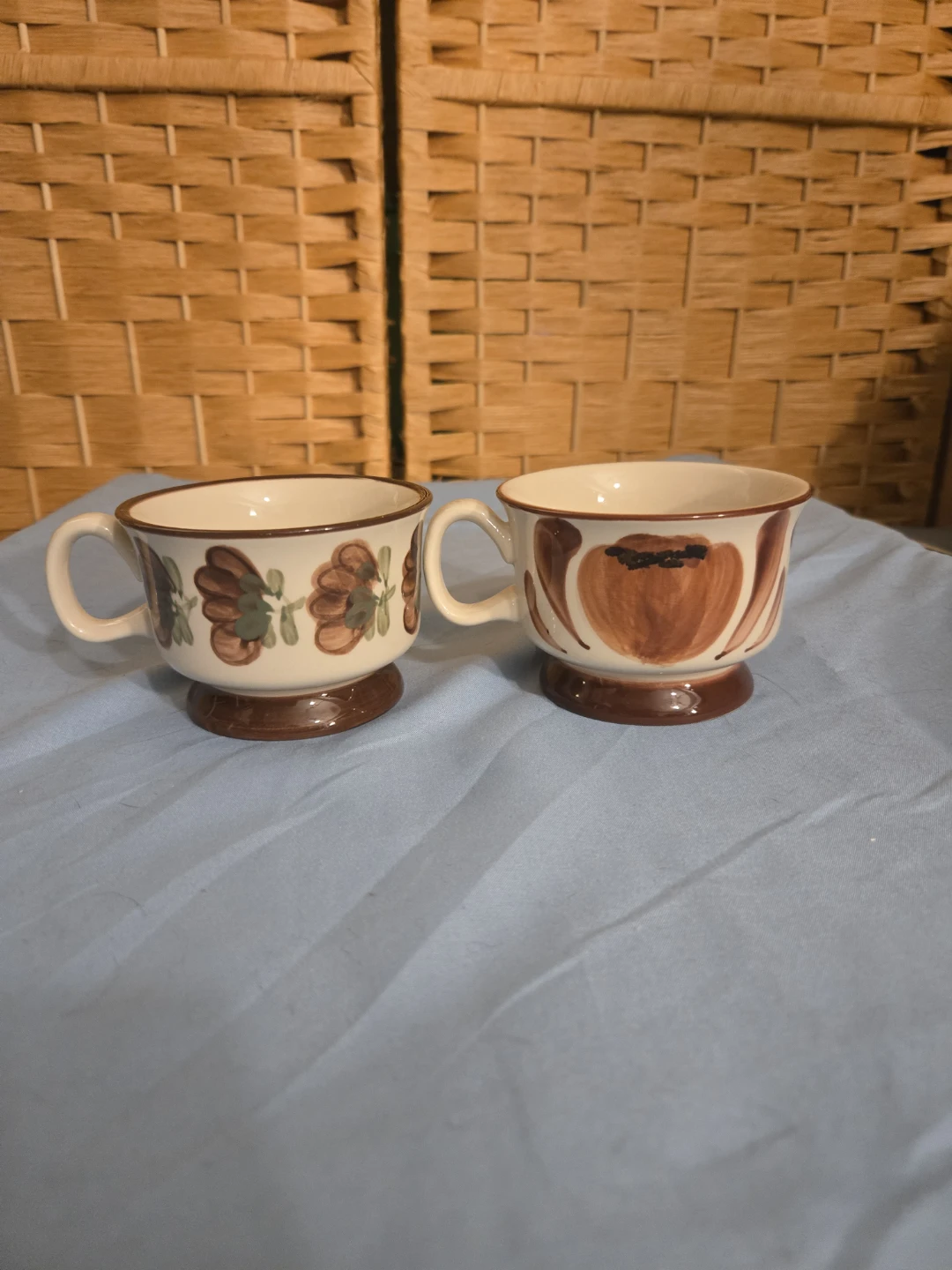 Set of 2 Decorative Ceramic Mugs