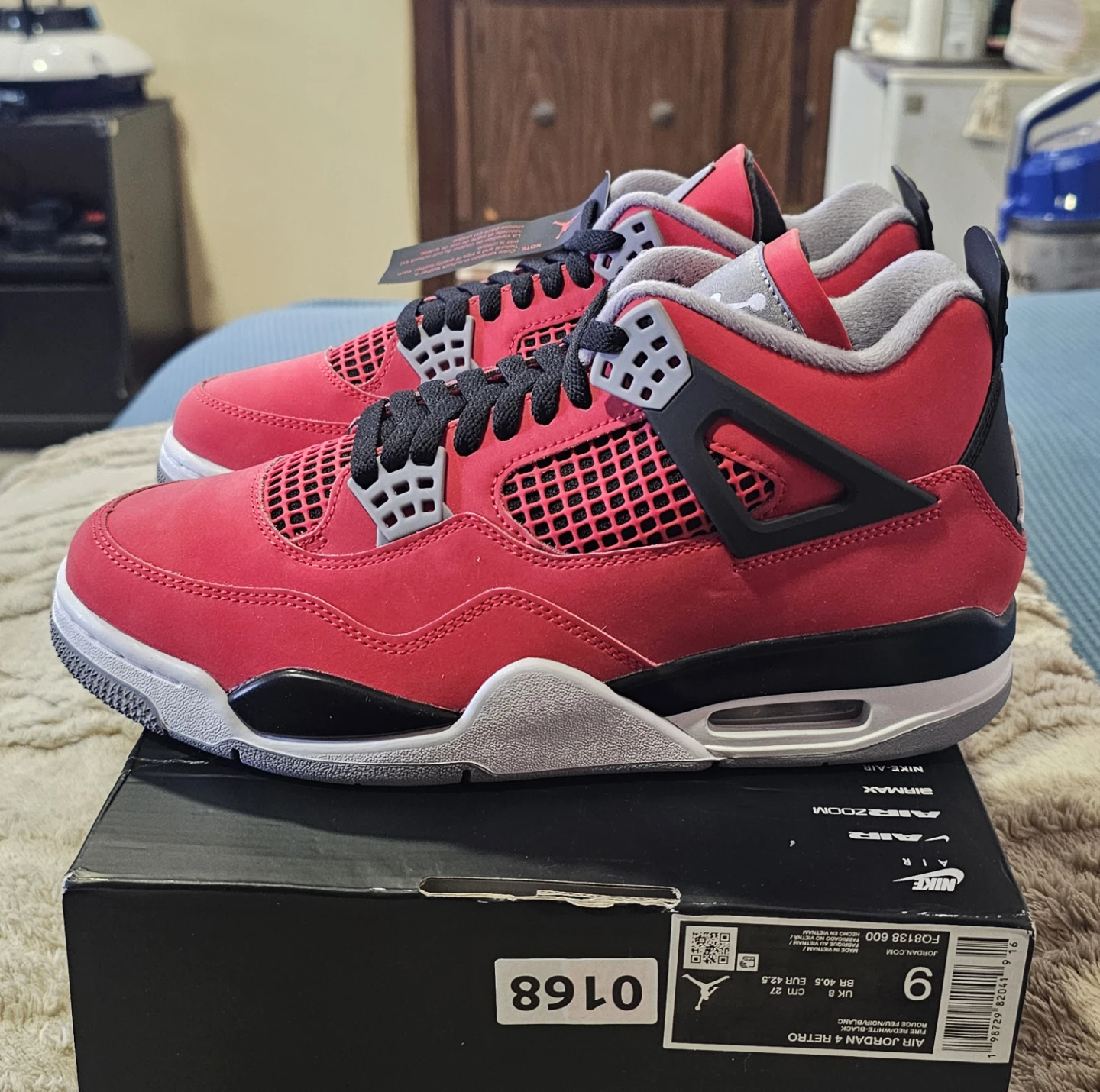 Brand New Jordan 4 Retro Toro Bravo (2026) - photo 4